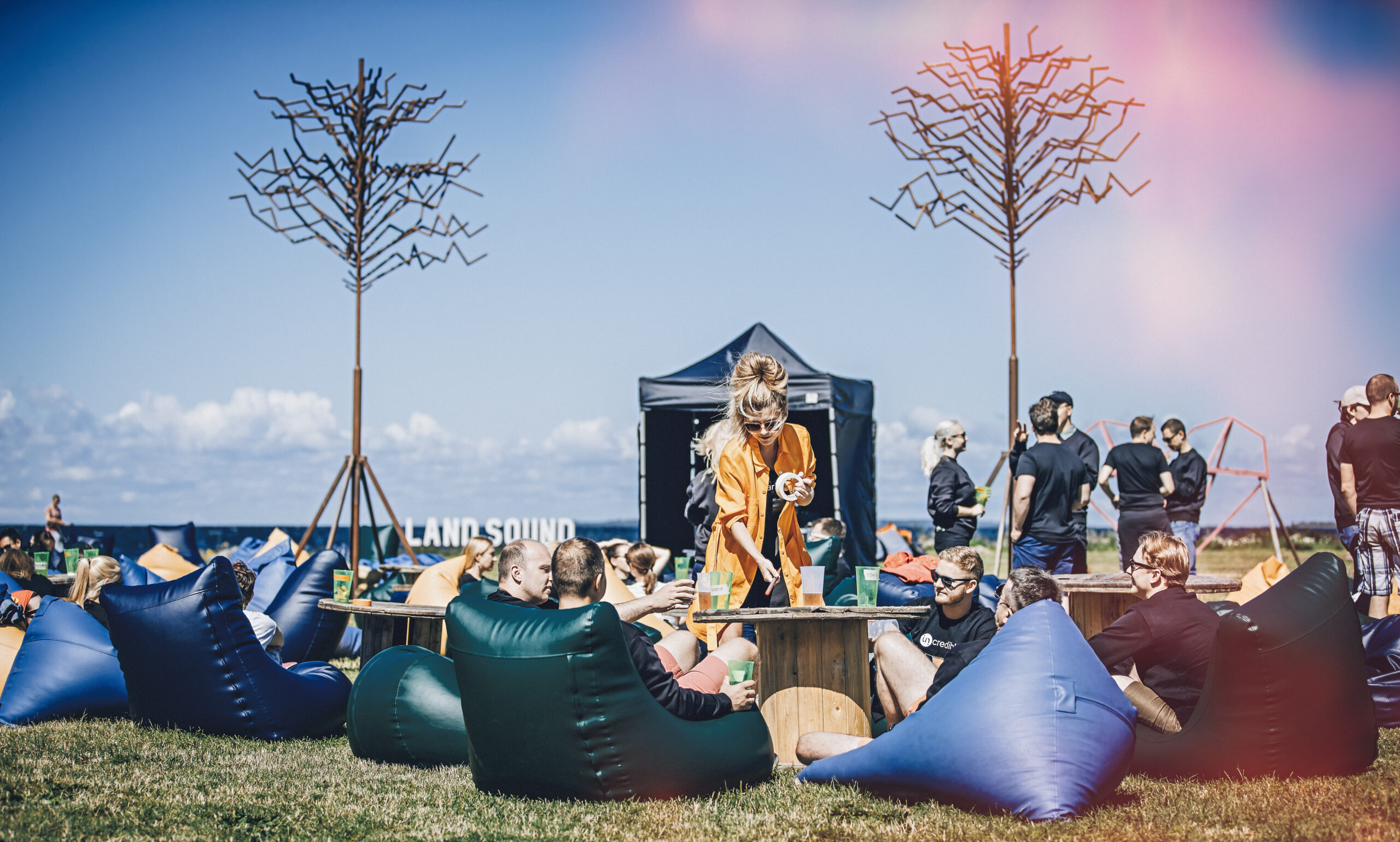 Rahvas kott-toolidel, suvepäevad Illikul